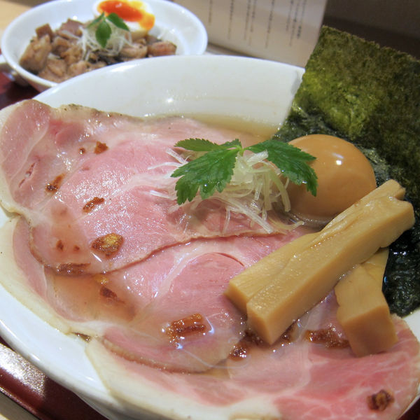 「特製金色貝そば 990円 + チャーシュー丼 350円」@燃えよ麺助の写真