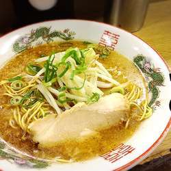 新博多とんこつラーメン￥550
