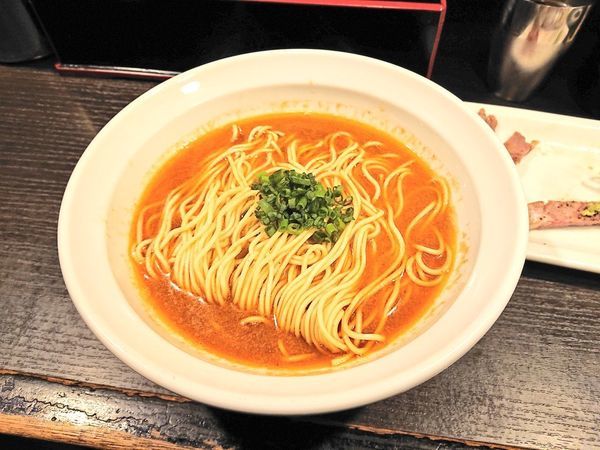 「麻辣香蝦そば、など」@灰汁中華 丿貫 福富町本店の写真