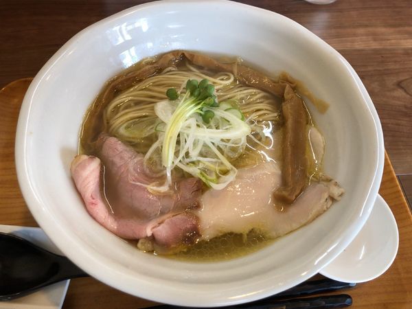 「チャーシュー二種塩と貝のラーメン+ チャーシュー丼」@ラーメン 健やかの写真