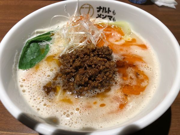 「豚骨担々麺」@ナルトもメンマもないけれど。の写真