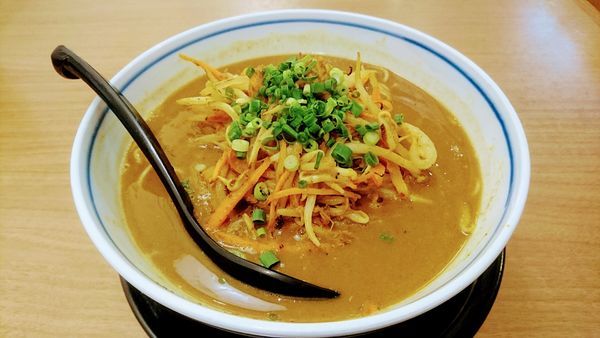 「鶏白湯スパイシーカレー麺(麺ハリガネ)」@麺場 鶏源 TORIGEN 蒲田店の写真