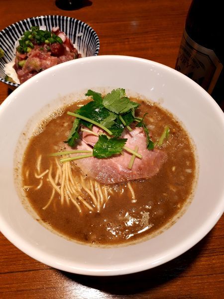 「(限定)愛媛県煮干しの中華そば750円+海鮮丼」@寿製麺よしかわ 川越店の写真