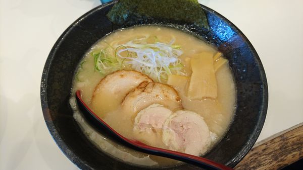 「豚骨醤油らーめん」@麺匠 風流の写真