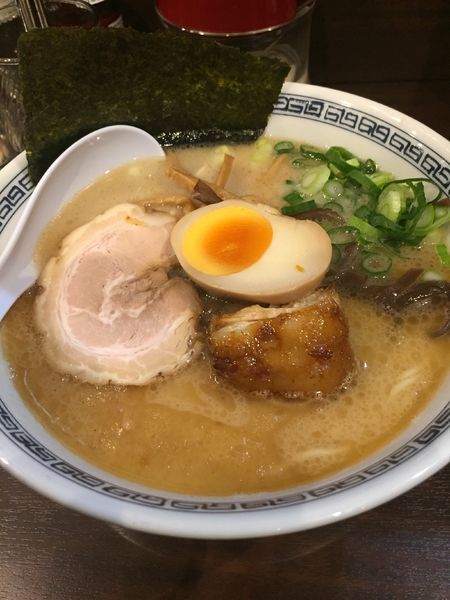 「まる得ラーメン」@熊本ラーメン ひごもんず neo 三鷹の写真