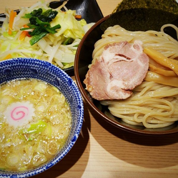 「野菜つけめん（並）８３０円」@舎鈴 JRさいたま新都心ビル店の写真