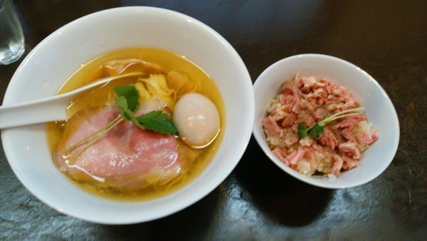 「味玉塩蕎麦＋肉飯」@神保町黒須の写真