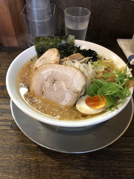 「醤油細麺 桔梗盛り」@めん屋 桔梗 初台本店の写真