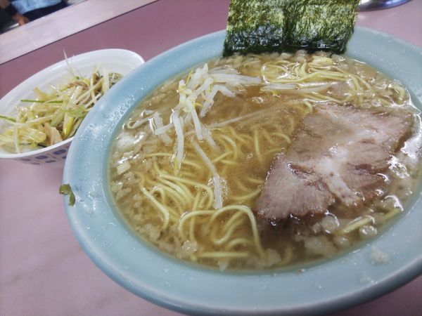 「ラーメン550円＋ねぎ丼250円」@ラーメンショップ 緑ヶ丘店の写真