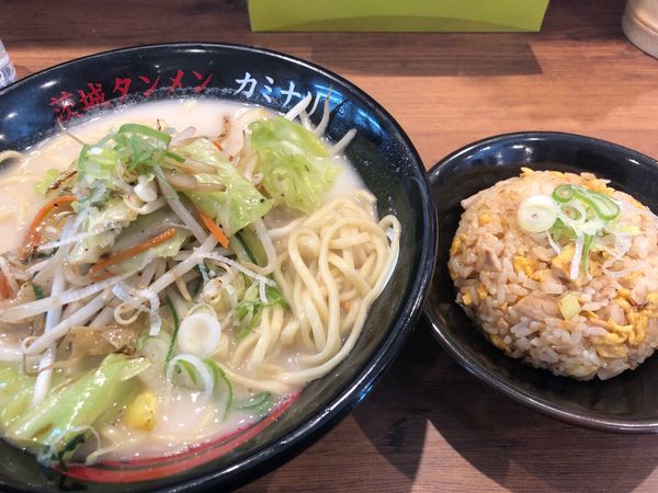 「濃厚タンメン734円、タンチャーセット302円」@茨城タンメン カミナリ 水戸城南店の写真