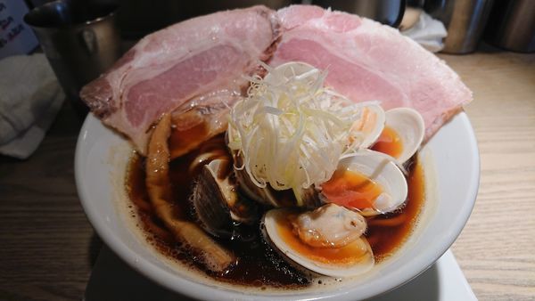 「はまぐりラーメン 950円」@くそオヤジ最後のひとふりの写真