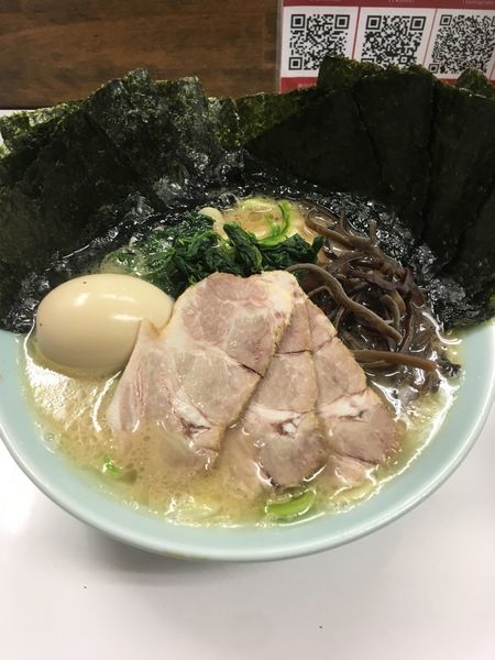 「楊喜家ラーメン(並)+ライス+海苔（1150円）」@横浜家系ラーメン 楊喜家の写真