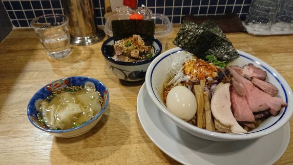 「特製油そば玉カラとチャーシュー丼」@手打式超多加水麺 ののくらの写真