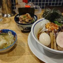 特製油そば玉カラとチャーシュー丼