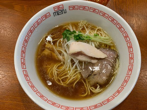 「醤油らぁ麺780円」@noodle kitchen 六九麺の写真