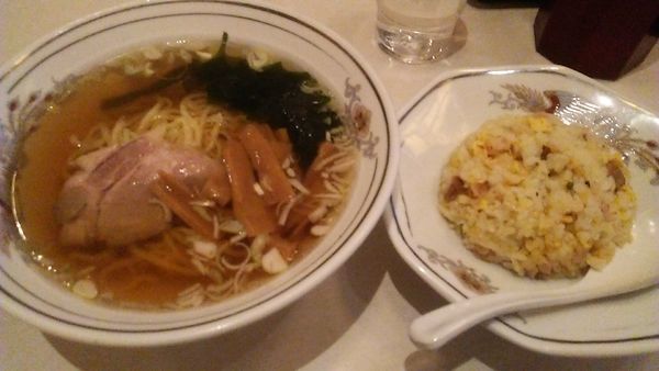 「ランチ 半チャン・ラーメン 800円」@中国料理 大三元の写真