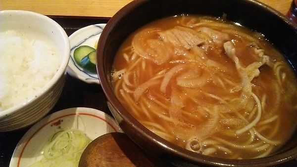 「カレーそば 750円＋小ライス 150円」@そば処 太宝家の写真