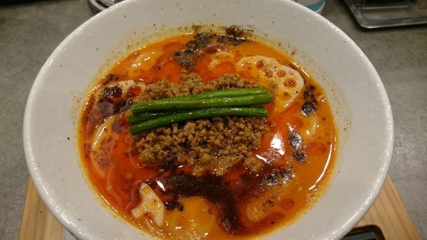 「担々麺（880円）」@ラーメンクワトロの写真