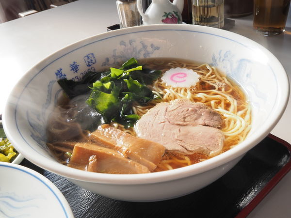 「半チャンラーメンのラーメン」@盛華園の写真