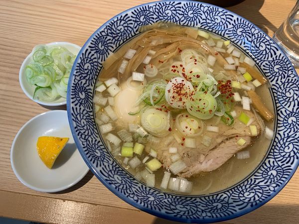 「味玉しお蕎麦900円」@初代葱寅 御茶ノ水店の写真
