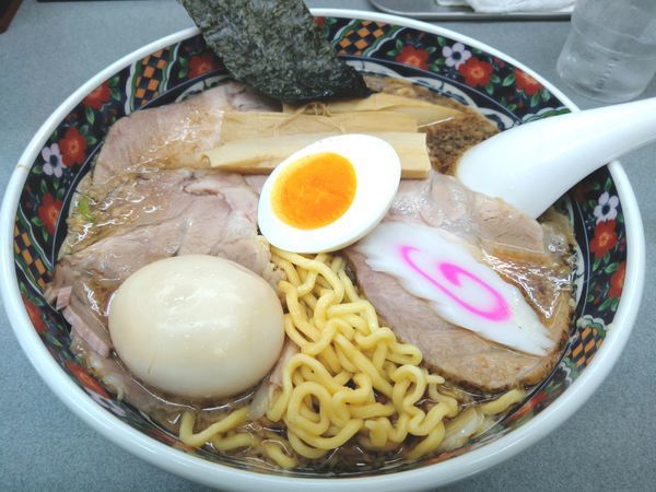 「醤油拉麺 ￥830・味噌味付け玉子 ￥100」@玉川大盛軒の写真