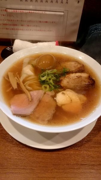「特製淡麗醤油ラーメン（８８０円）＋味玉（サービス）」@麺バカ息子の写真