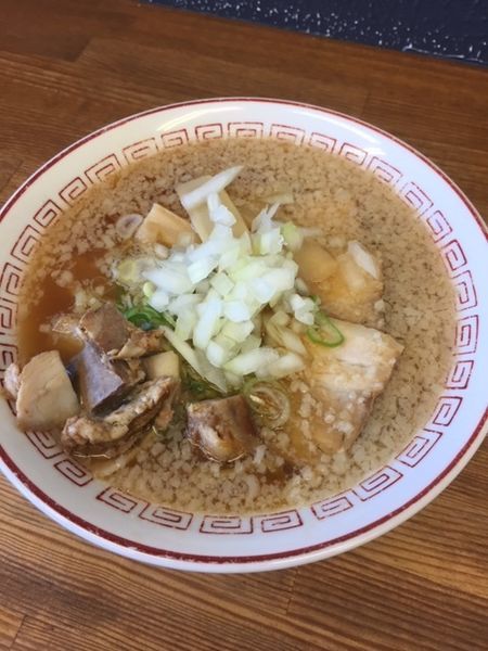 「蔵出ししょうゆ 650円（背脂・玉ねぎ）切落としチャー50円」@喜多方食堂 浅草本店の写真