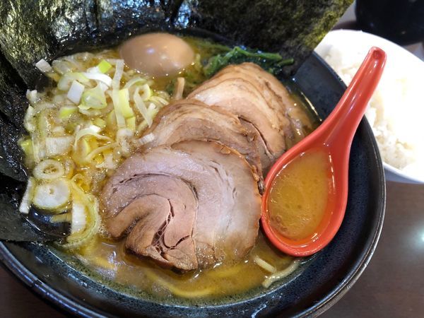 「特松壱家ラーメン 大盛」@松壱家 茅ヶ崎店の写真