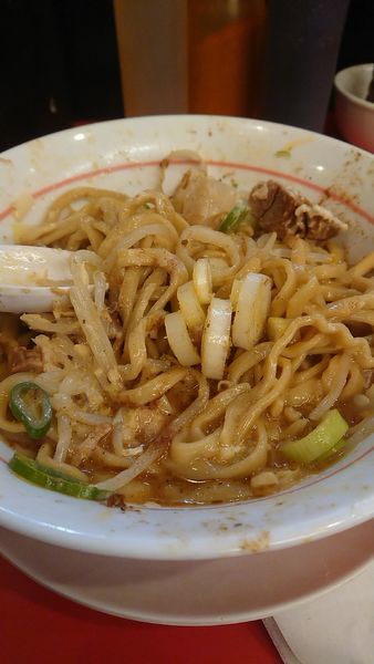 「まぜそば＋ダブルチーズ＋ほぐし豚」@鷹の目 獨協大学前本店の写真