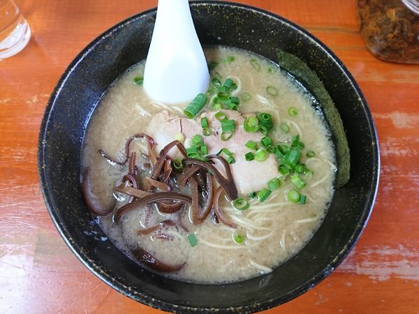 「みらくるらぁめん（ハリガネ、こってり）＋替え玉（ハリガネ）」@前橋とんこつ 味楽留の写真