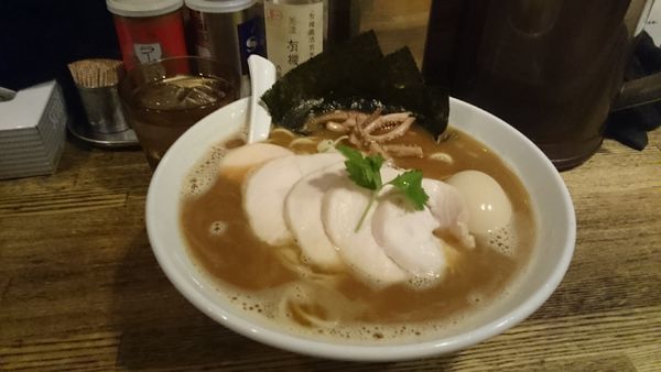 「特製烏賊干し鶏白湯醤油そば・大盛り￥１２００」@新橋 纏の写真