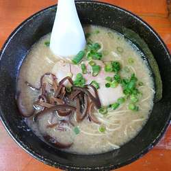 みらくるらぁめん（ハリガネ、こってり）＋替え玉（ハリガネ）