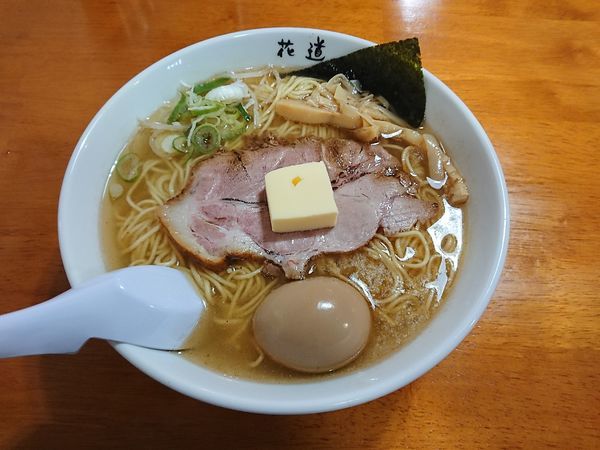 「塩バターらーめん 大盛 煮玉子」@地鶏らーめん 花道の写真