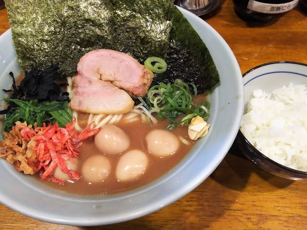 「醤油らーめん並盛￥780＋うずら増し￥50＋ライス￥10」@らーめん南の写真