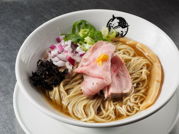 「淡麗煮干らぁめん」@煮干らあめん じんべえの写真