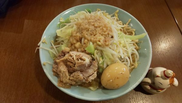 「中ラーメン」@立川マシマシ 8号店の写真