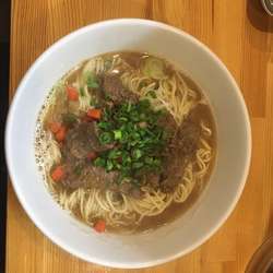 牛すじラーメン