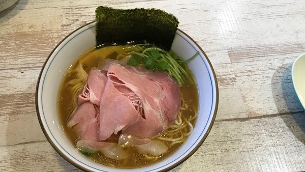 「【気まぐれ限定】地鶏と鰹の白湯」@中華そば 四つ葉の写真
