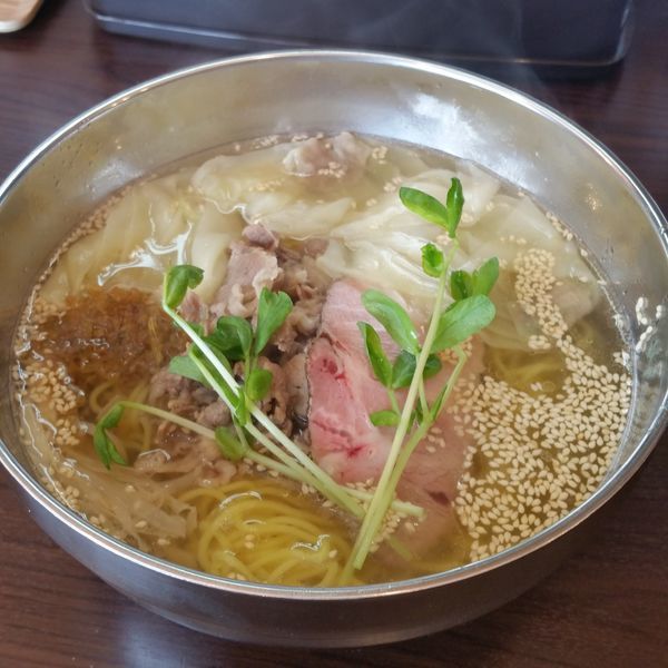 「ワンタン塩そば」@RAMEN ブリキの木こりの写真