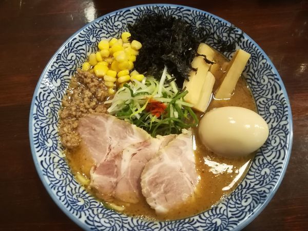 「みそらーめん全のせ」@みそらーめん かたぶつの写真