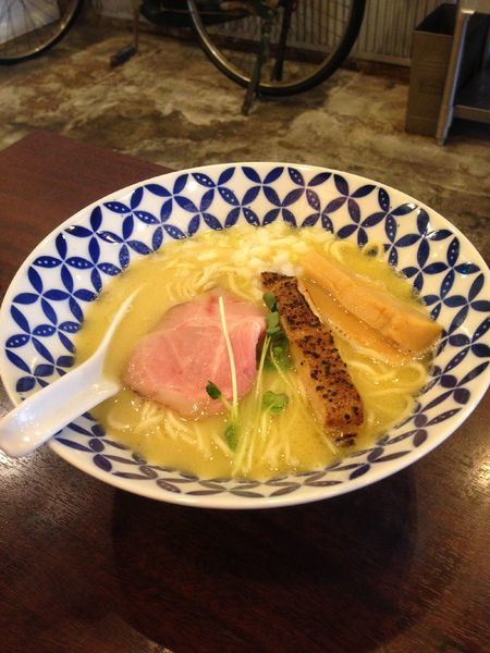 「濃厚鶏白湯らーめん 790円」@麺場ニ寅 川越店の写真