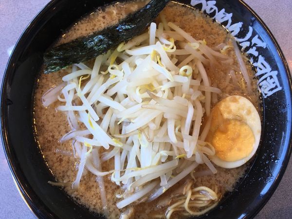 「嵐げんこつらあめん 680円（モヤシ+100円）」@らあめん花月嵐 日立成沢店の写真