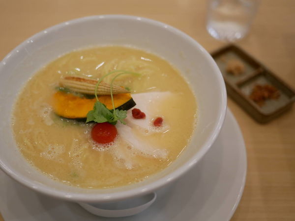 「鶏白湯SOBA」@銀座 篝 大手町店の写真