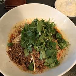 汁なし坦々麺+パクチー増+小ライス