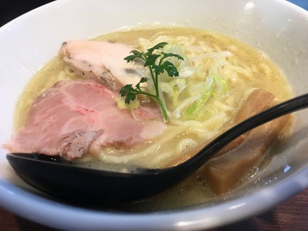 「鶏ゅ白湯塩らーめん」@東京スタイル鶏らーめん ど・みそ鶏の写真