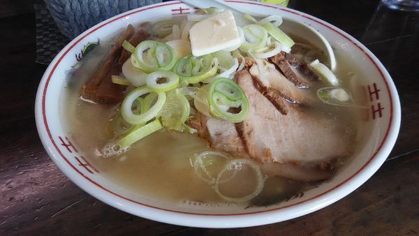 「札幌塩ラーメン　+　バター」@niるい斗の写真