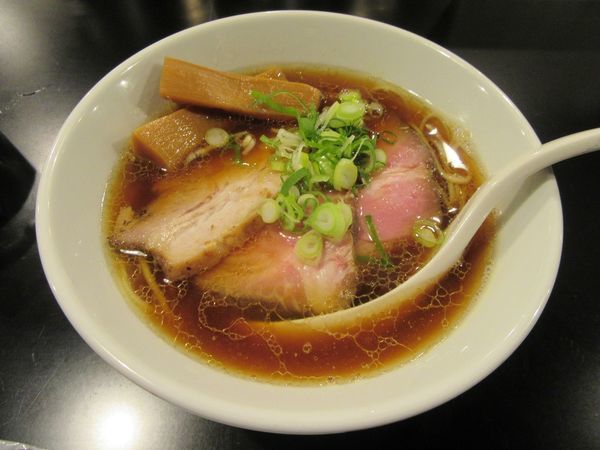 「チャーシュー中華そば（９８０円）」@AKEBIの写真