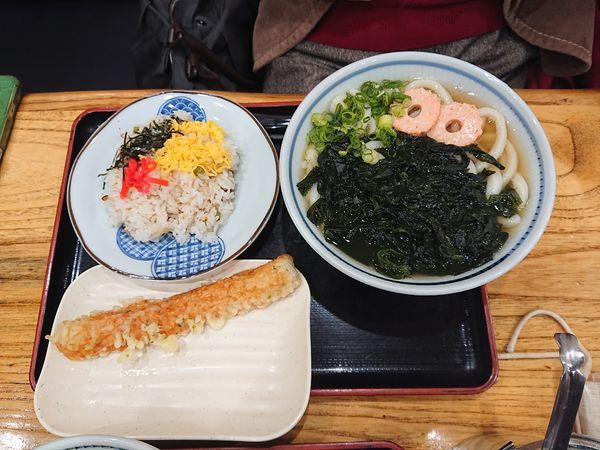 「わかめうどん定食 ９７０円」@讃岐うどん ちょうさの写真