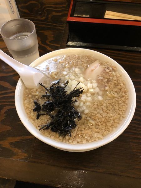 「背脂煮干しラーメン」@ラーチャン家 女池本店の写真