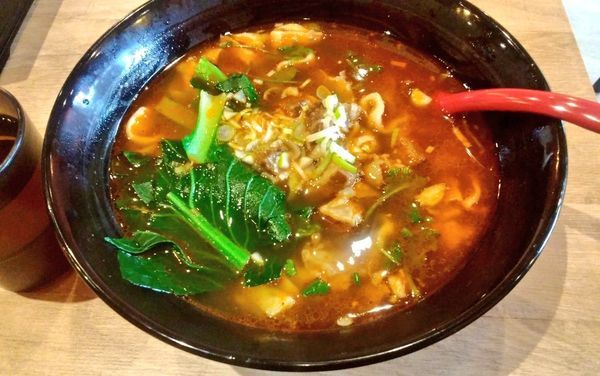 「麻辣紅焼牛肉手打麺」@和記食坊の写真